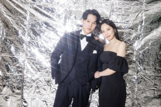 黒×白でスタジオ撮影