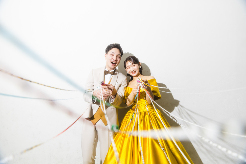 クラッカーで煌びやかに