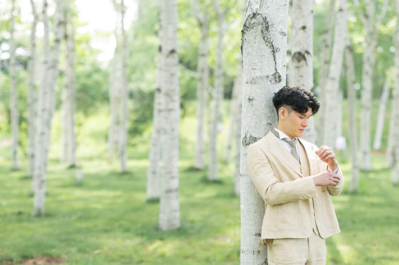 ご新郎様のカジュアルなタキシード