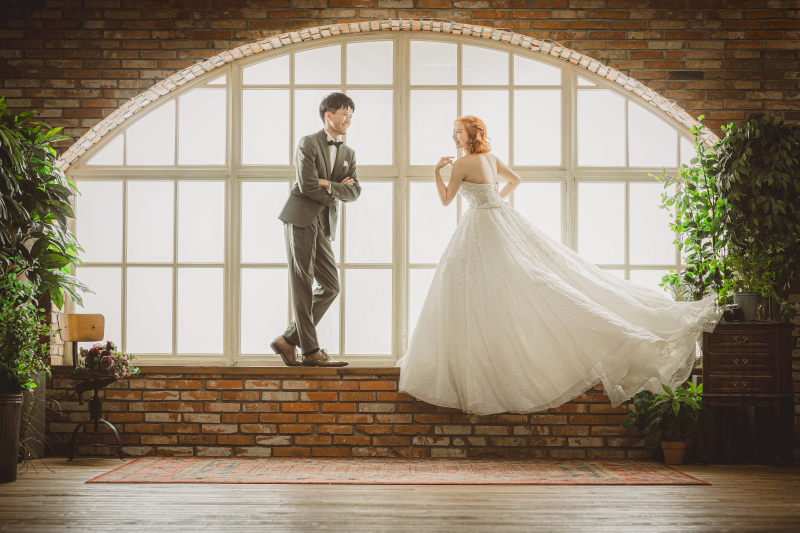 【プレミアムレタッチデータプラン】新郎新婦各1着 ◎肌・体型を韓国でレタッチ データ200カット付※衣装ランクフリー