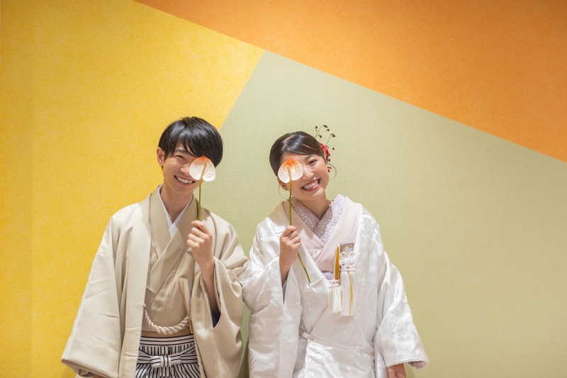 POPなカラーの背景でかわいらしく