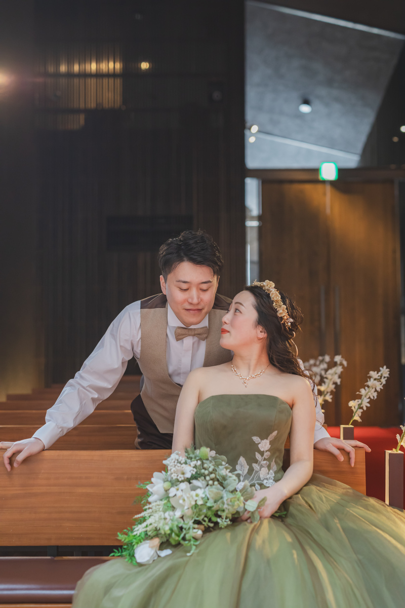 moment_カラードレスが豊富