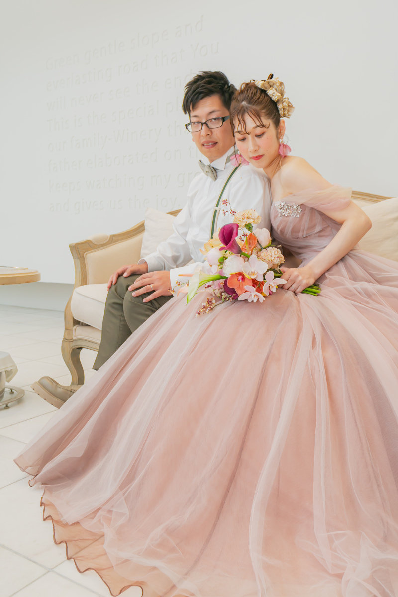 moment_カラードレスが豊富