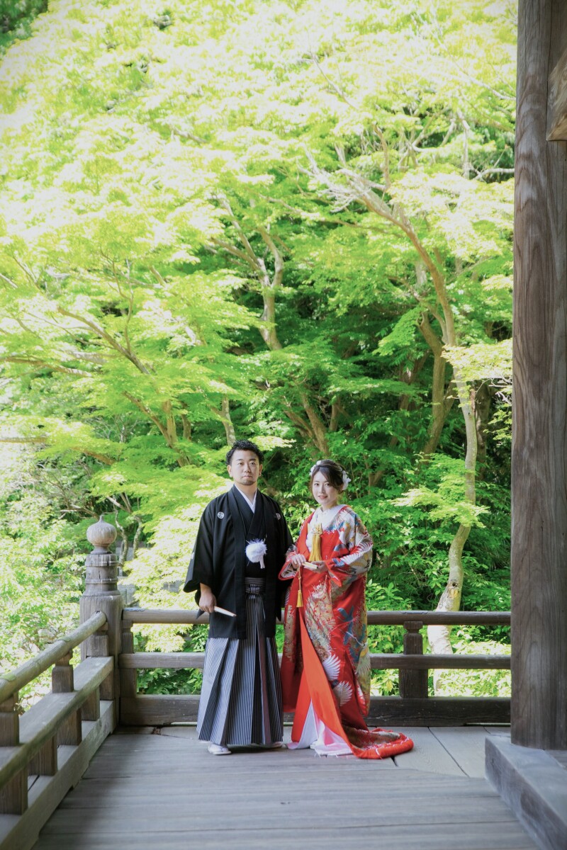 妙本寺の境内にて