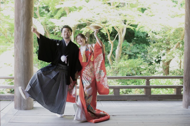 お二人らしいポージングも