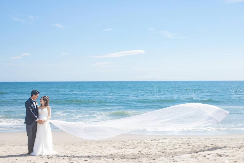 ベールがなびくシチュエーション