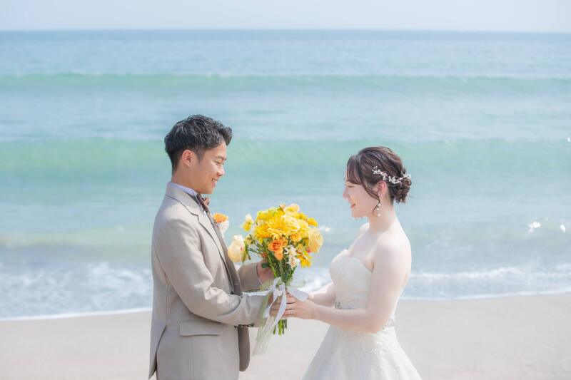 エメラルドグリーンの海が広がります