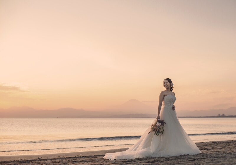 陽が暮れるあたりから黄昏色の空に