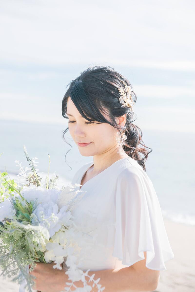 柔らかい雰囲気になる海のフォトウェディング