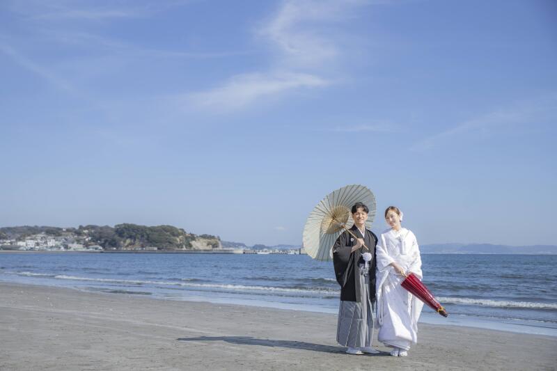 江の島のビーチで和装スタート