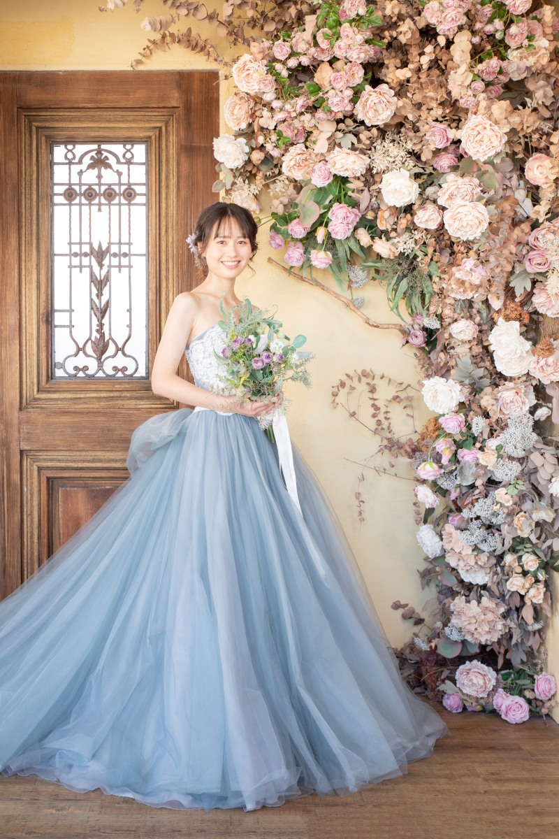 カラードレスに着替えて