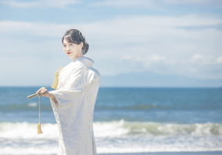 海を背景にした白無垢や打掛