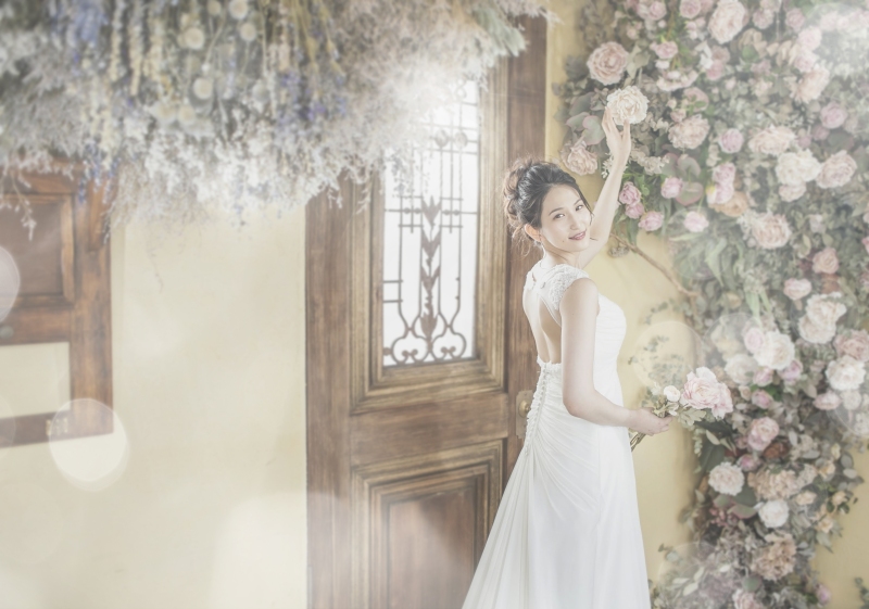 海ロケ & スタジオ撮影 | ドレス1着プラン 【納品200カット・レタッチ付】