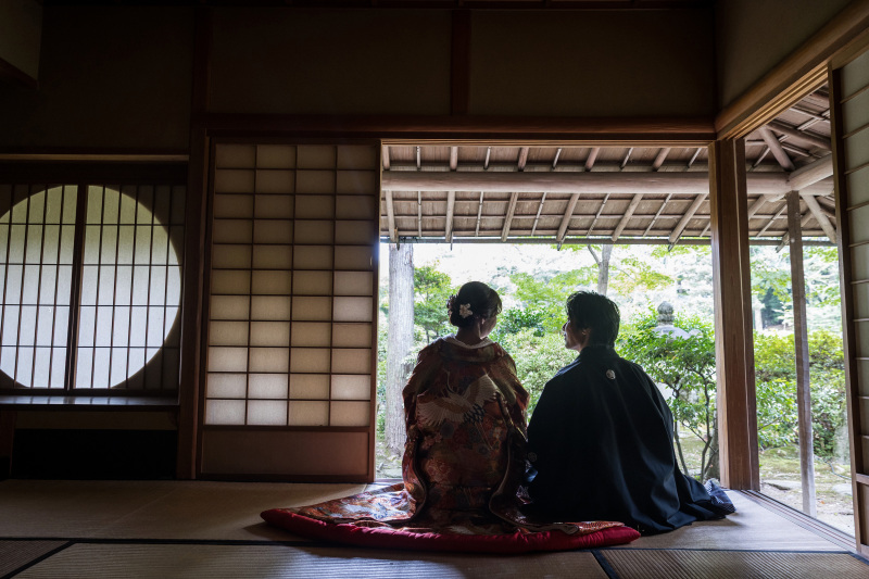 お茶室でシルエット風写真