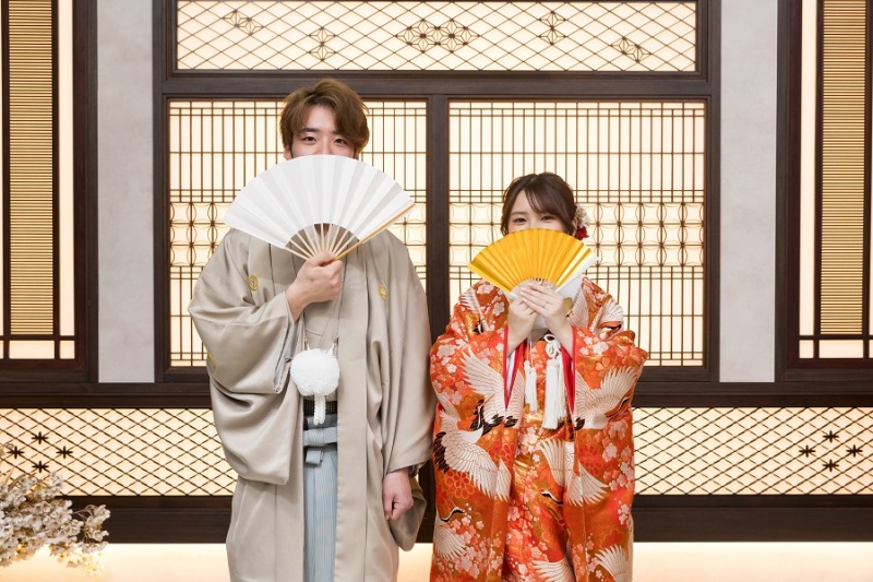 扇子からひょっこり^^♪