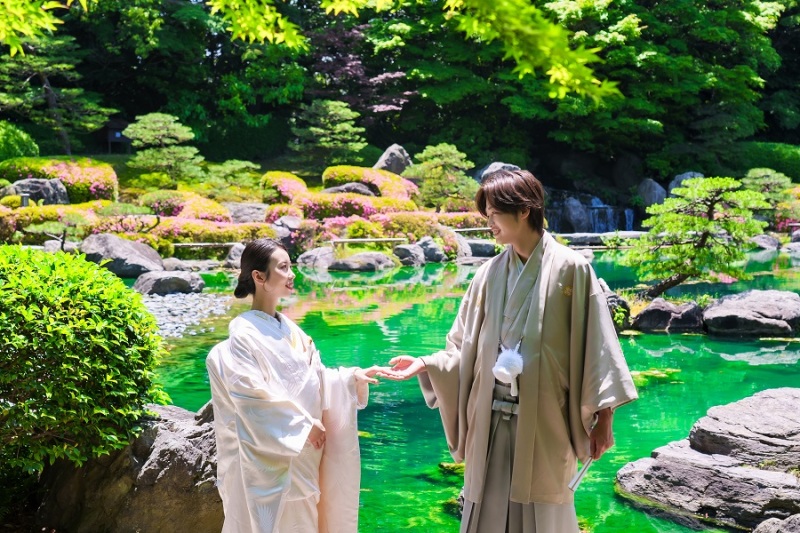 手を取り合って♡
