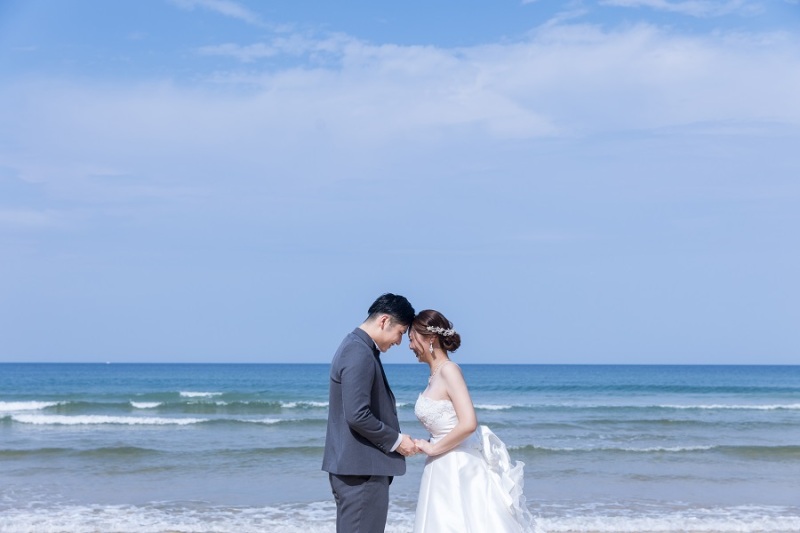 海をバックに見つめ合って☺︎