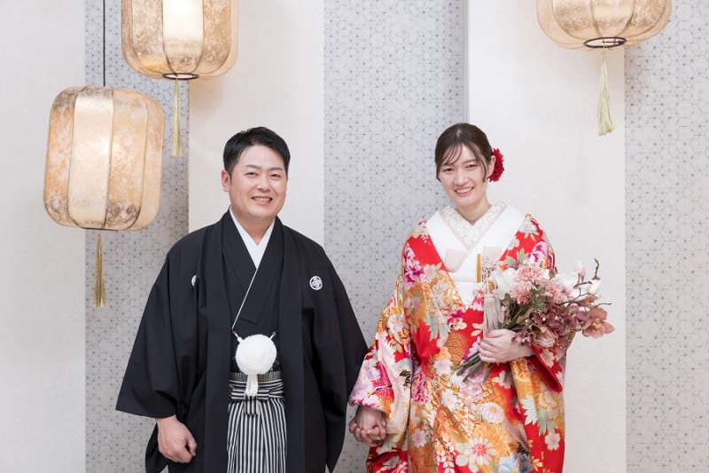 仲良く手つなぎショット！