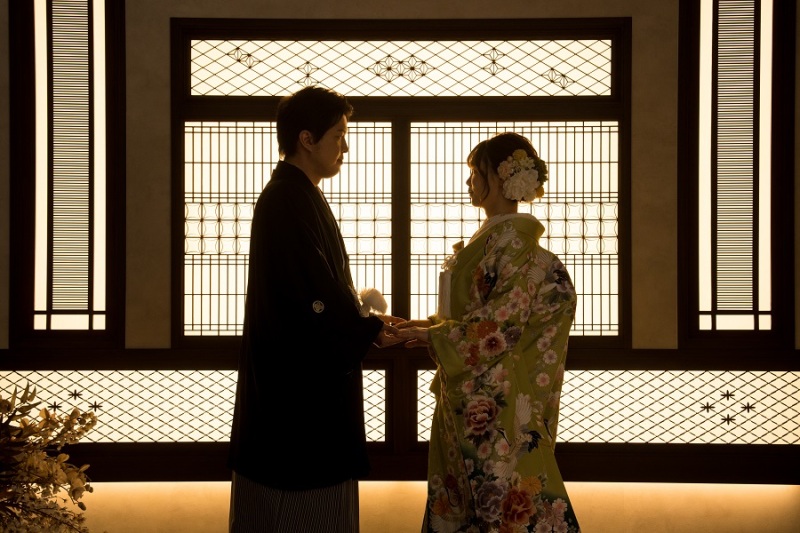 シルエットで見つめあって