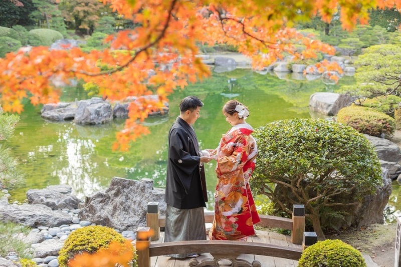 橋の上で紅葉と!