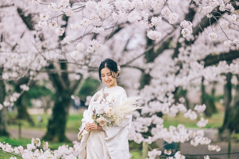 節目の記念などにも人気のソロウェディング