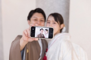 お客様のご希望ポーズも、一緒に楽しみながらお二人のイメージに近づけられるよう頑張ります♪