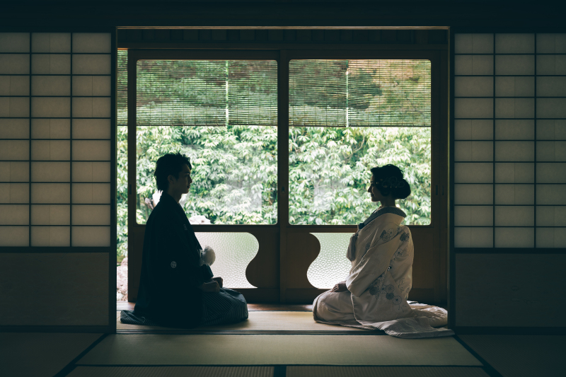 向かい合ってニッコリ