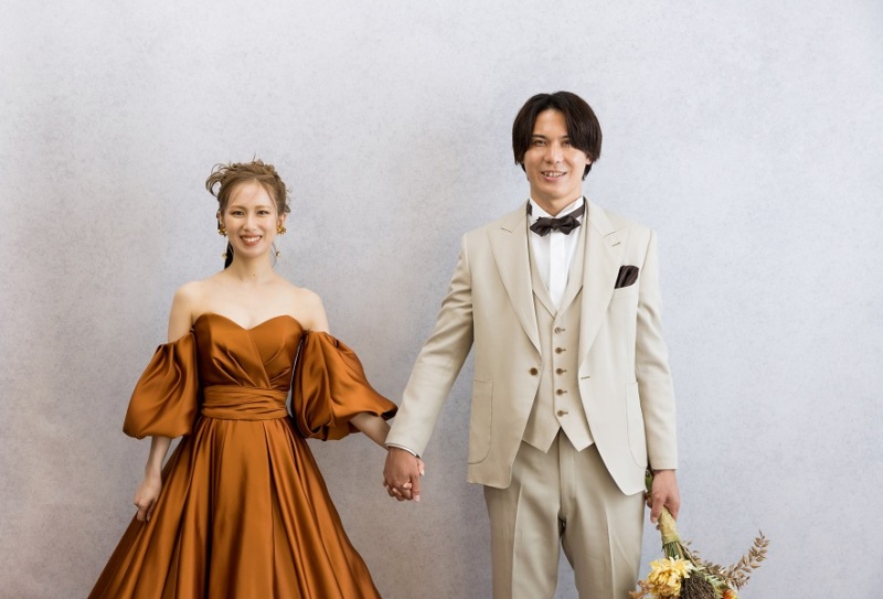 手を繋いでにっこり