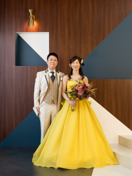 黄色のドレスにお色直し…