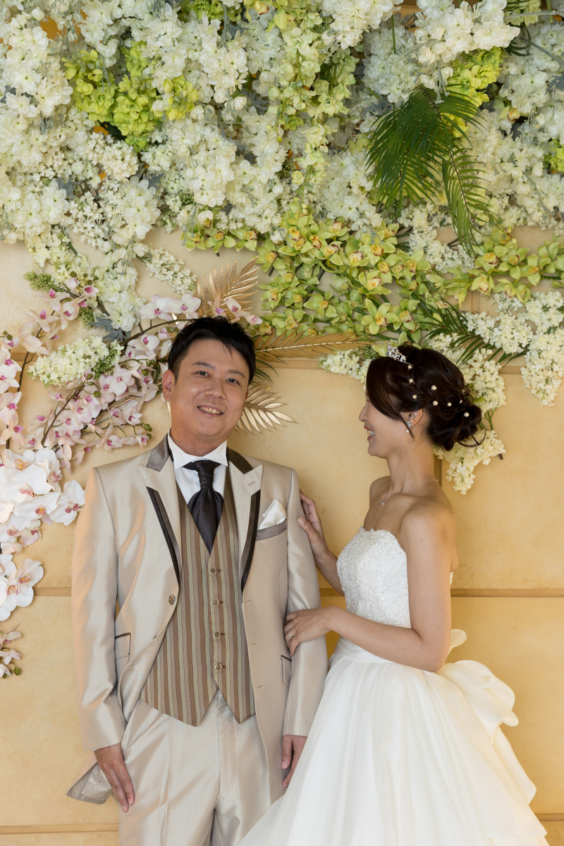 自然な笑顔の瞬間も…