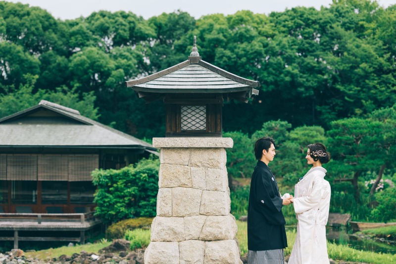 手を重ねて見つめ合い♪