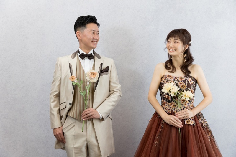 シンプルな背景で