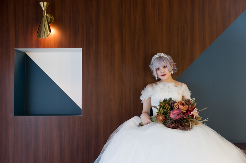 本棚にそっと腰掛けて...