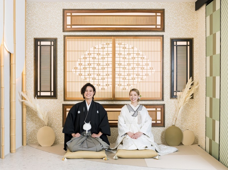 座りのポーズでにっこり♪