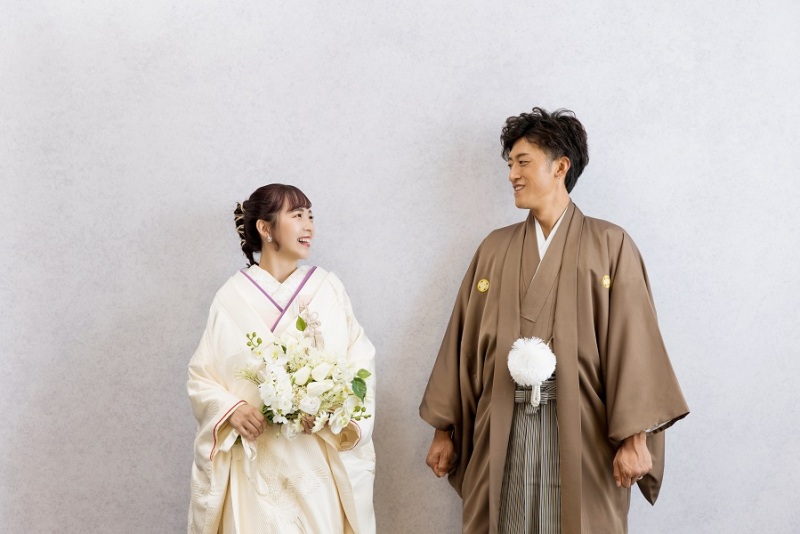 お次は白無垢と純白ブーケでおとなっぽく♡