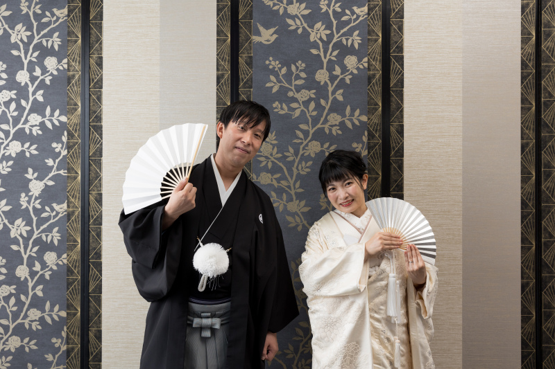 扇子からひょっこり♩