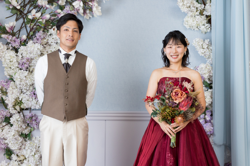 シンプルなポーズでも華やかに