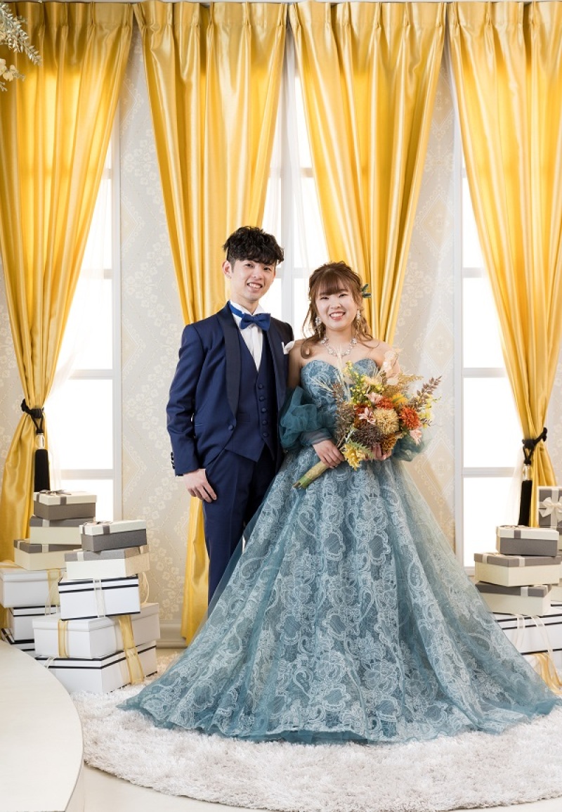 ブルーのカラードレスに♡