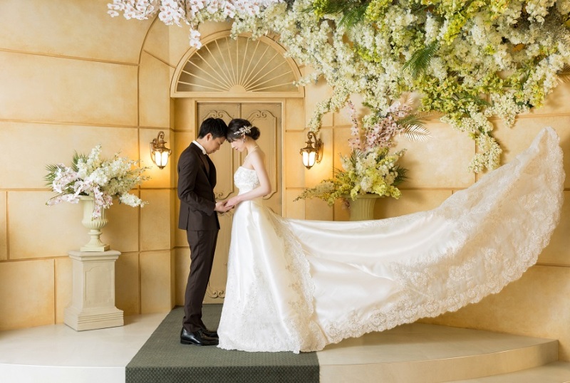 チャペル風シーンでロマンチックな...♡