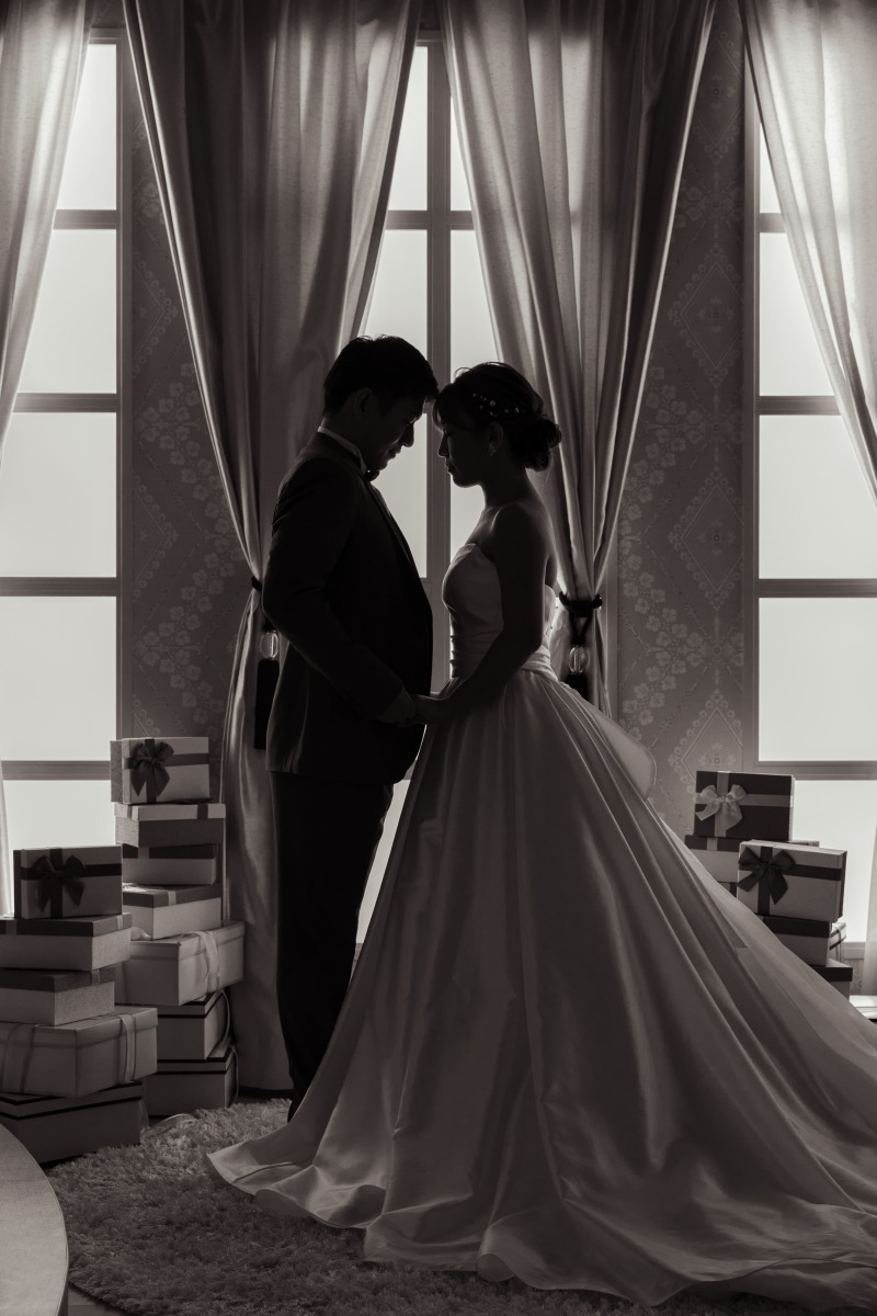 silhouette × monochrome