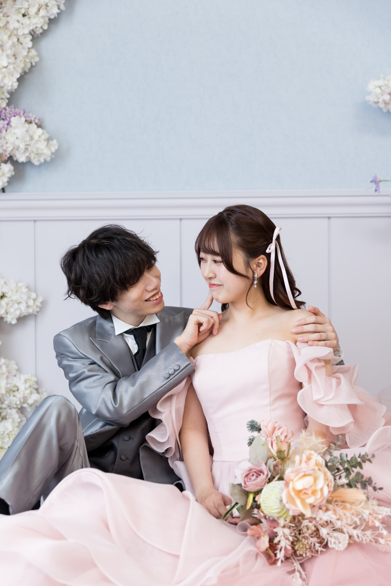 ほっぺをツンツン