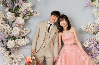 可愛いドレスと素敵な背景で...