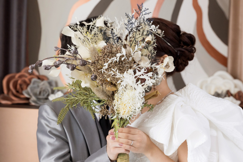 ブーケでお顔隠し