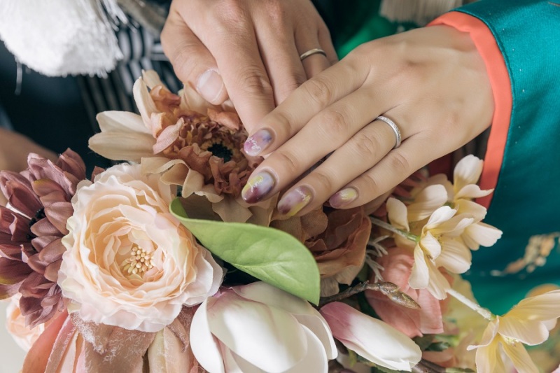 お手元をお花と一緒に♡