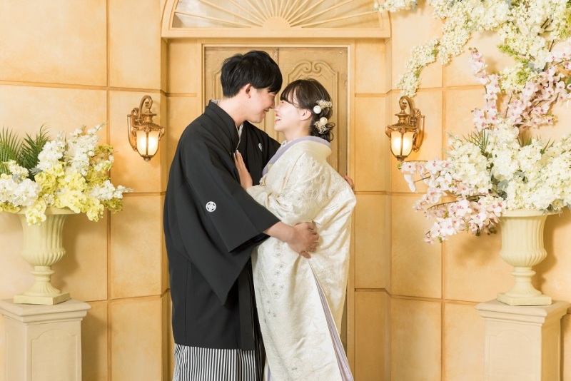 チャペルでの見つめ合いショット
