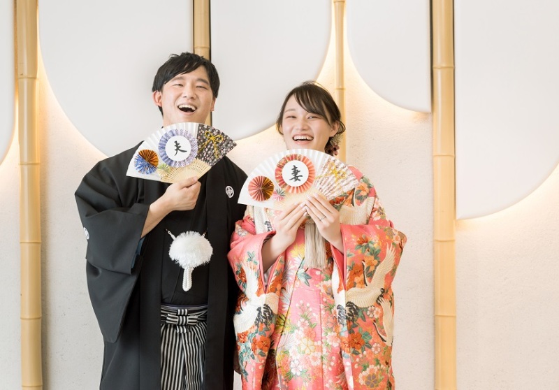 手作りの夫婦扇子を持って♪