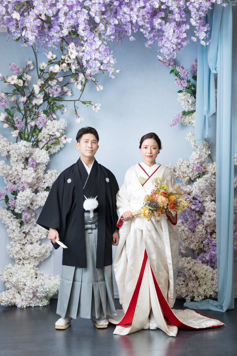 淡めの背景と白無垢