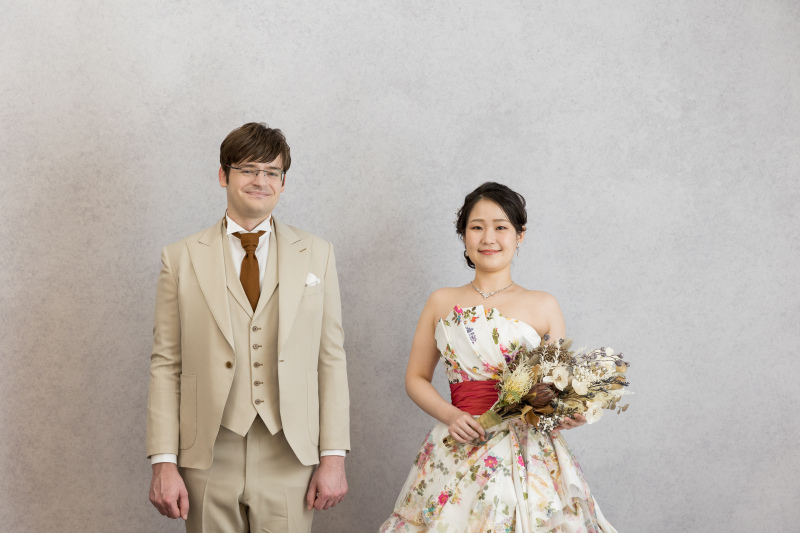 無地の背景でシンプルに