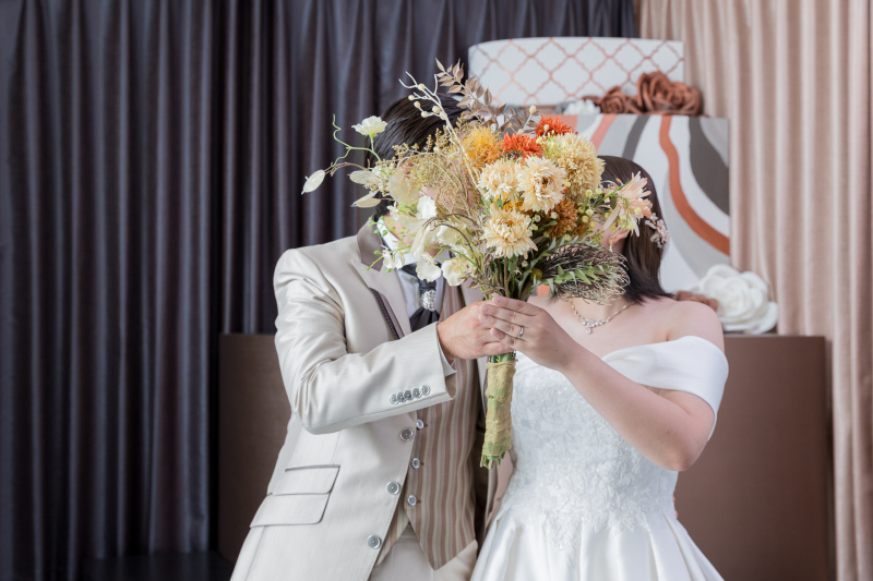 ブーケでお顔隠し