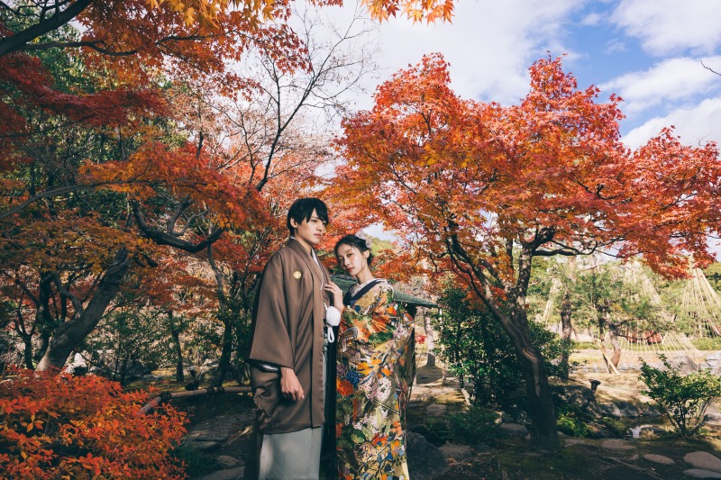 【白鳥庭園】7月31日までのご予約限定!和装×紅葉ロケーションフォト撮影|12Pアルバム付きプラン